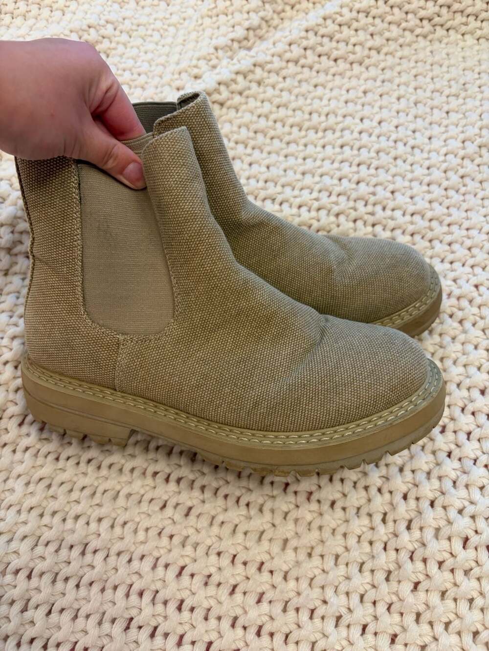 Dunes Chelsea Boots Size 8 Khaki Canvas Lug Sole